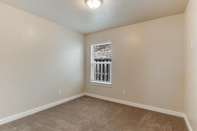 Building Photo - 1304 Salt Lick Dr