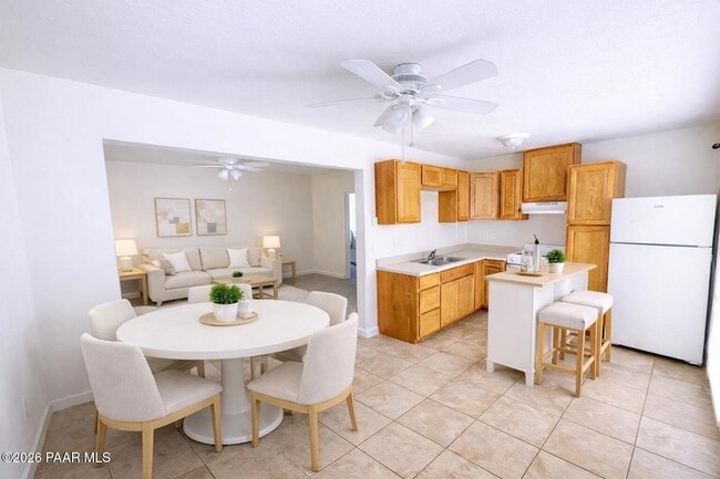 Building Photo - 114 N Willow St