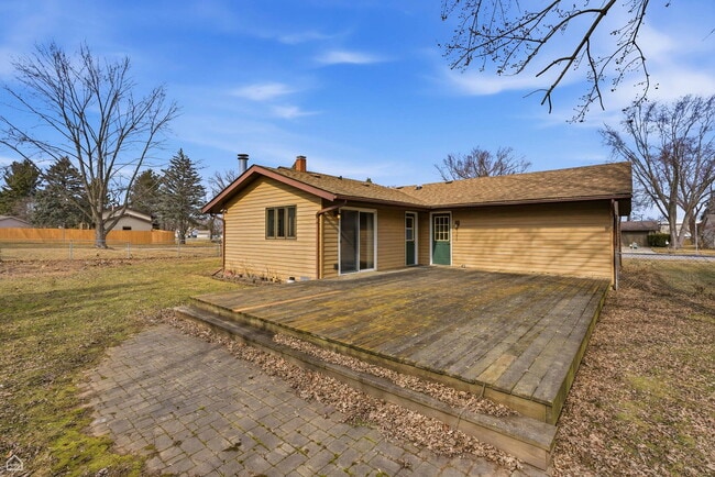 Building Photo - 409 Kensington Dr