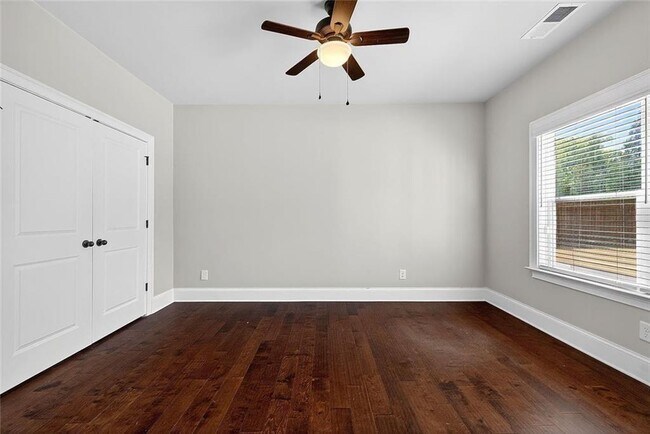 Building Photo - 3047 Mountain Shadow Way