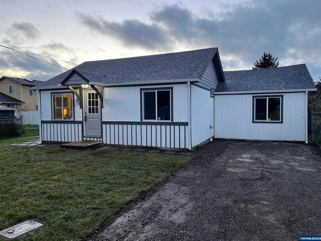 Building Photo - 440 S 6th St