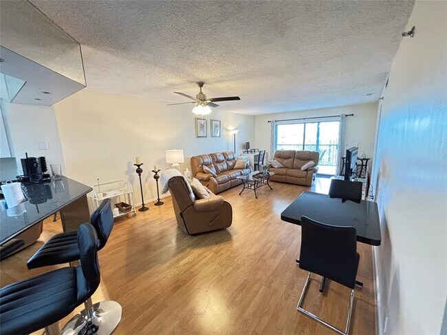 Building Photo - 2238 N Cypress Bend Dr