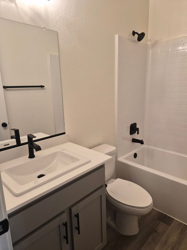 Building Photo - Large 4-Bedroom, 3-Bath Home