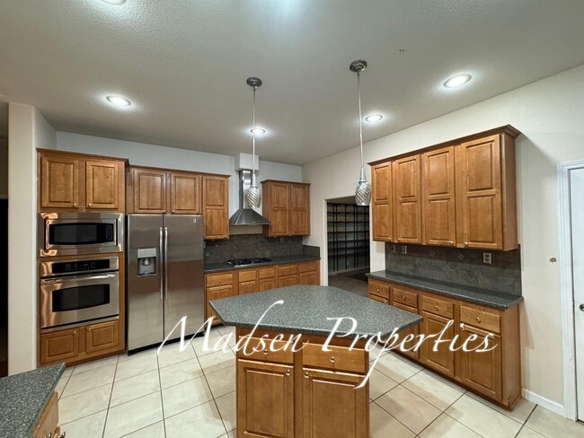 Building Photo - 15451 Cana Pine Creek Rd