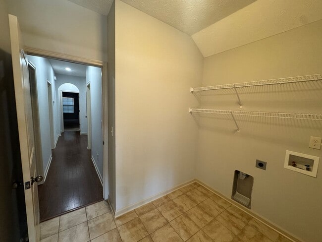 Building Photo - Pike Road Home