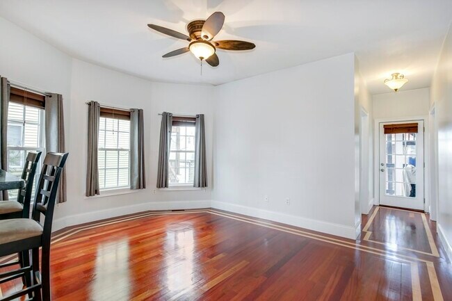 Building Photo - 77 Adams St