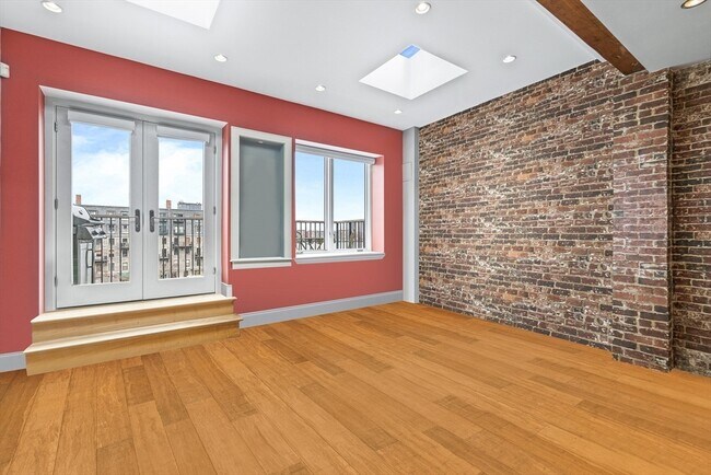 Building Photo - 39 Commercial Wharf