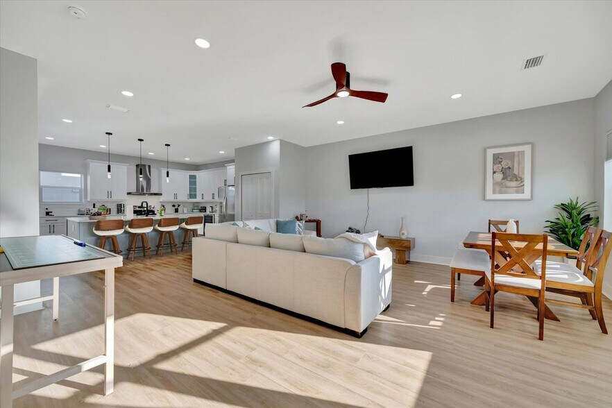 Building Photo - 4120 W North A St