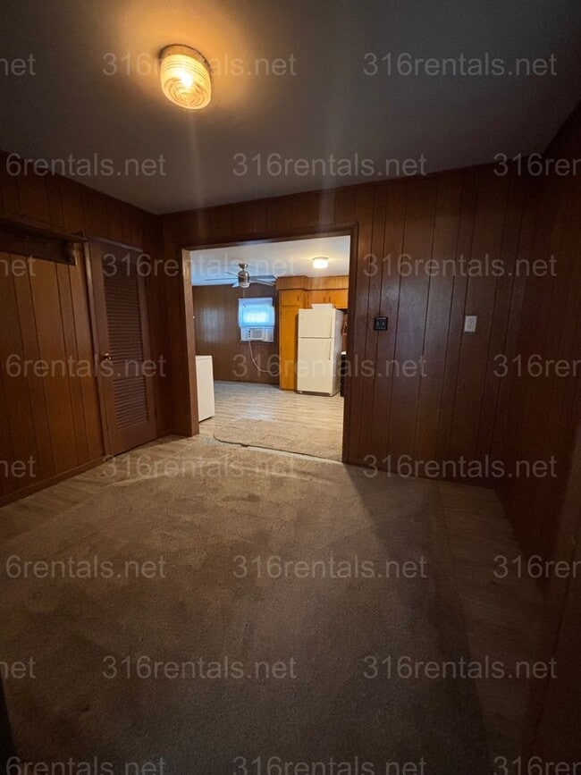 Building Photo - Two bed one bath available NOW!