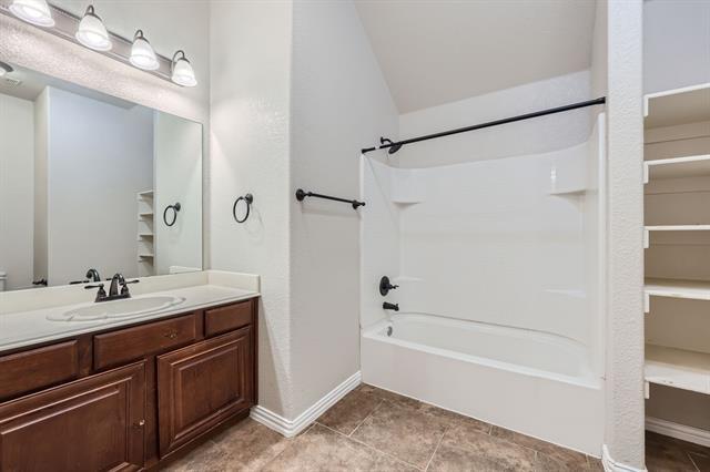 Building Photo - 12301 Hunters Knoll Dr
