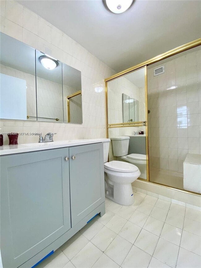 Building Photo - 905 Brickell Bay Dr