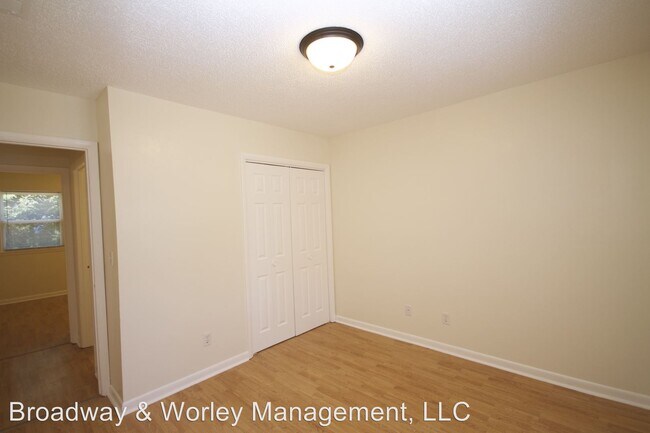 Building Photo - 18 Bearwood Dr