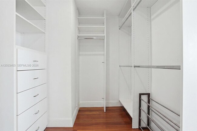 Building Photo - 1331 Brickell Bay Dr