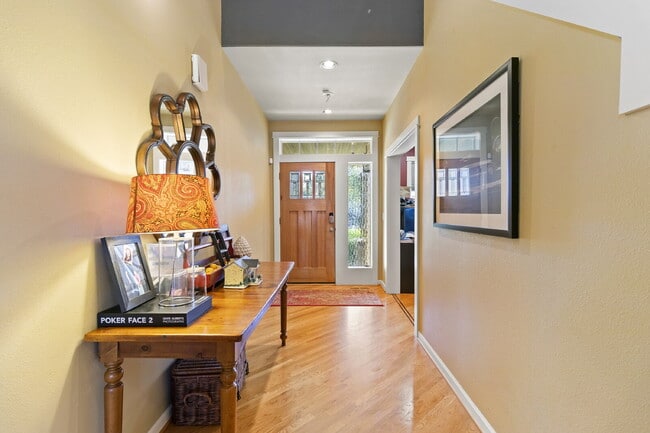 Building Photo - Beautiful, 5-Bedroom, Spacious, Damascus Home with Incredible Views