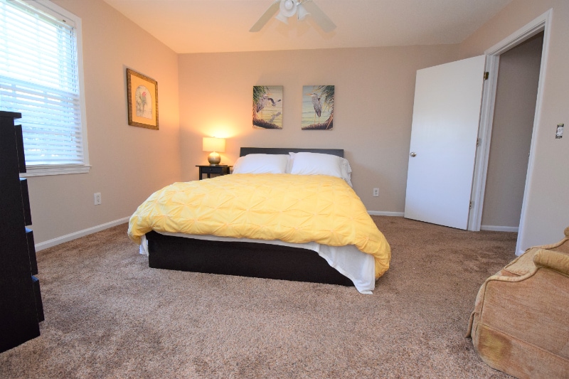 Building Photo - 617 Plymouth Dr