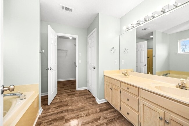 Building Photo - 7028 Sugarplum Rd