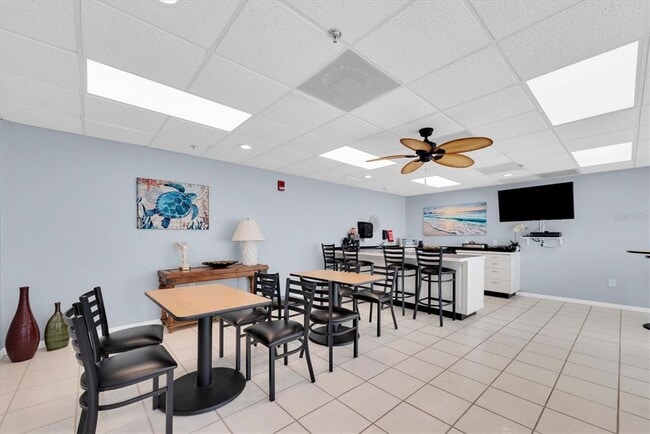 Building Photo - 7050 Sunset Dr S