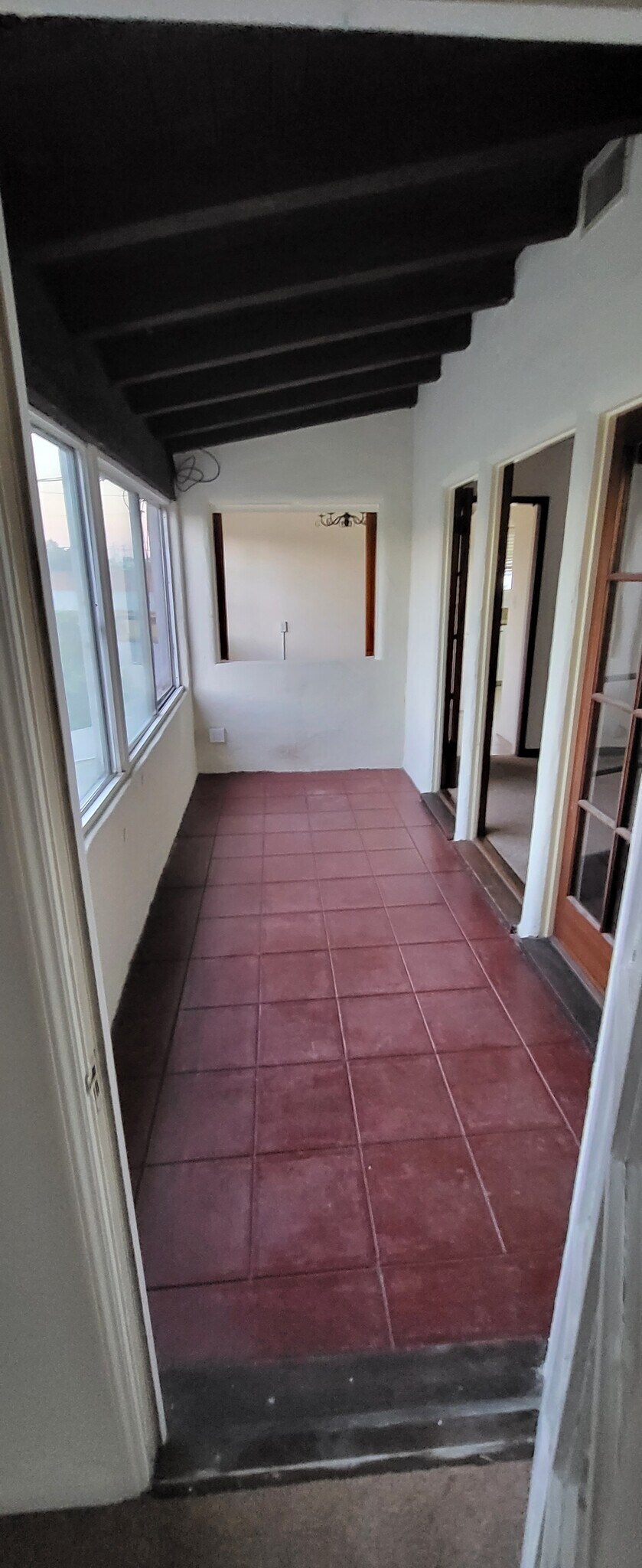 Indoor Balcony - 8633 Hervey St