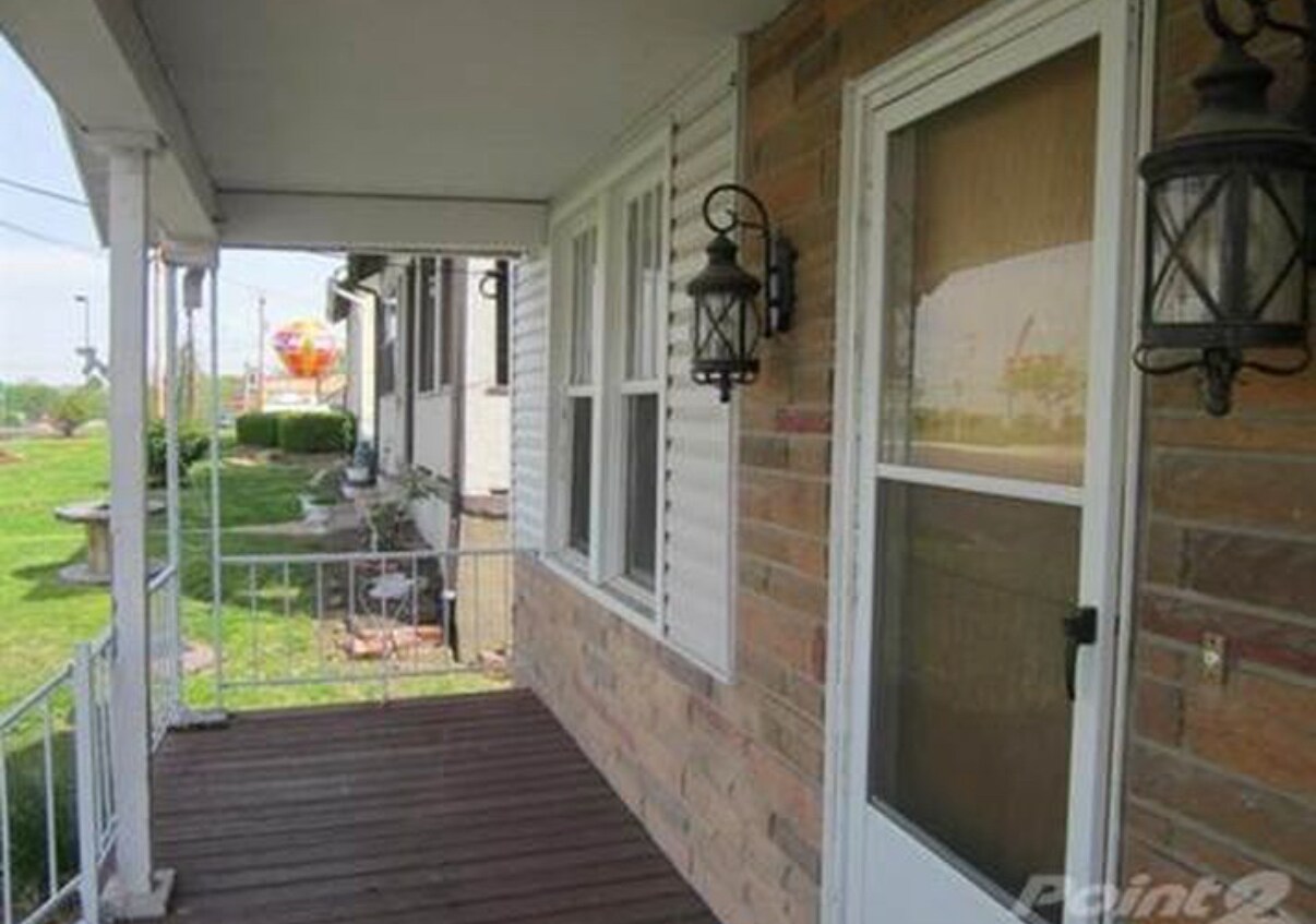 Building Photo - 3620 Cleves Ave