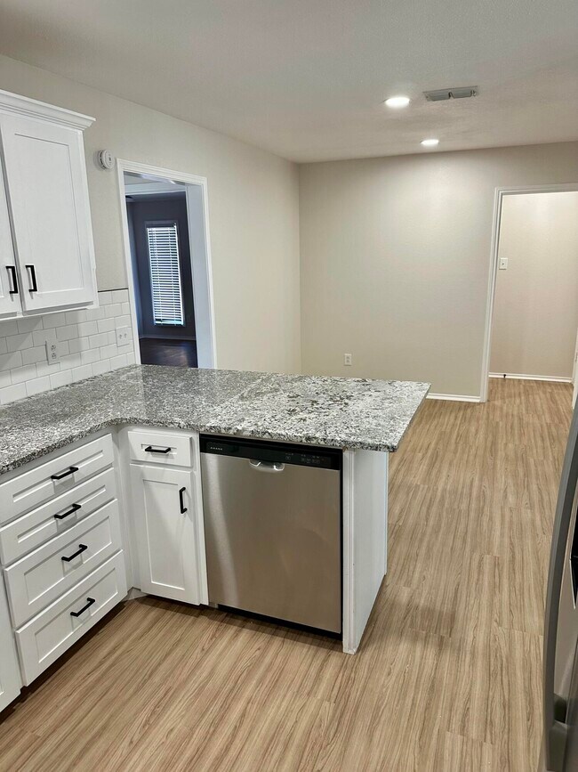 Building Photo - 5821 80th St