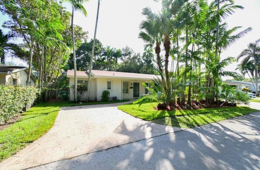 Primary Photo - 11011 SW 79th Ave