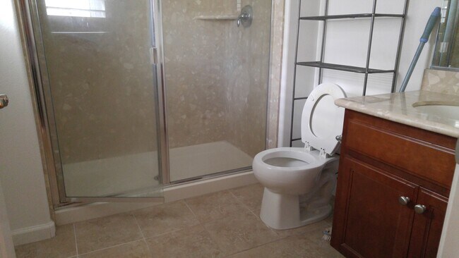 Building Photo - 153 Lucy Ln