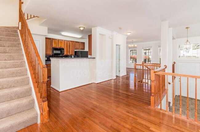 Building Photo - 9875 Dochart Sound Ln