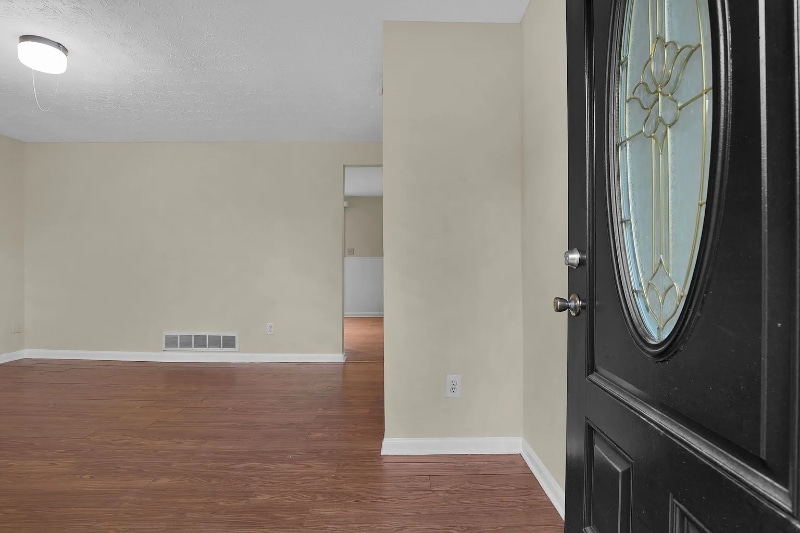 Building Photo - 2464 Queenswood Dr