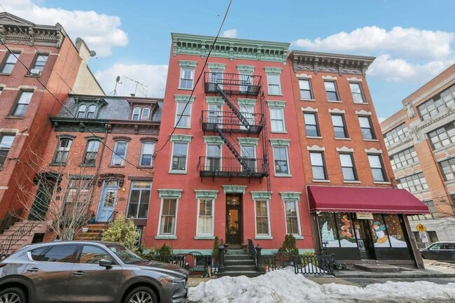 Building Photo - 299 8th St