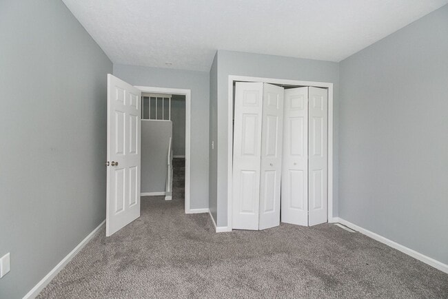 Building Photo - 3 Bedroom/2.5 Bath Westlake!! Condo living...