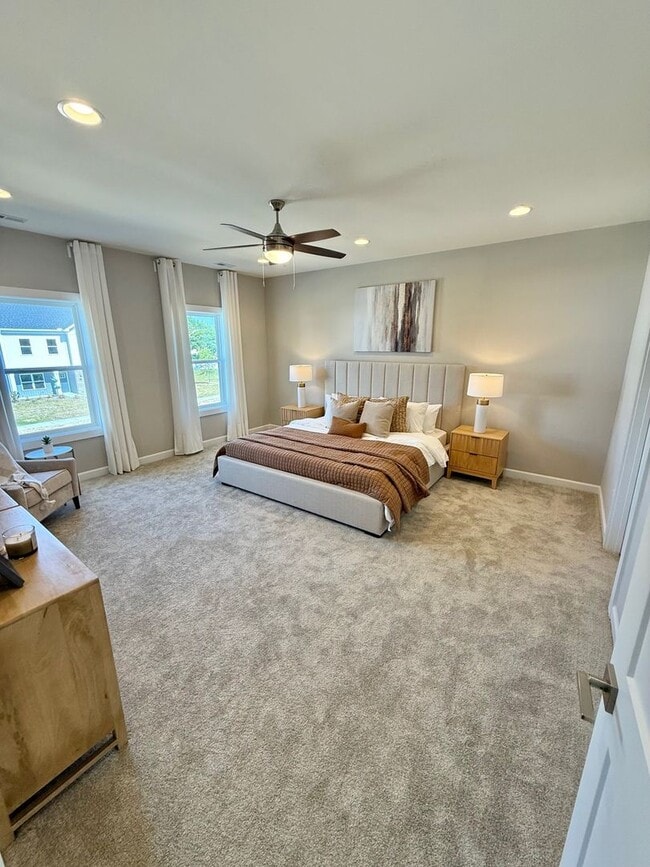 Building Photo - 3 BR/2.5BA | Newly Renovated Single Family Home | Fully Fenced Yard!