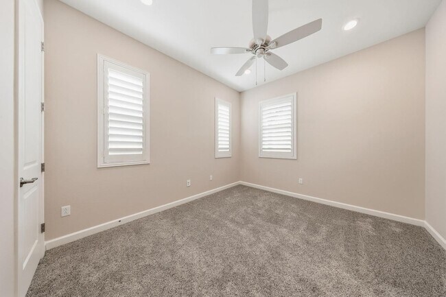 Building Photo - 4897 N 207th Ln