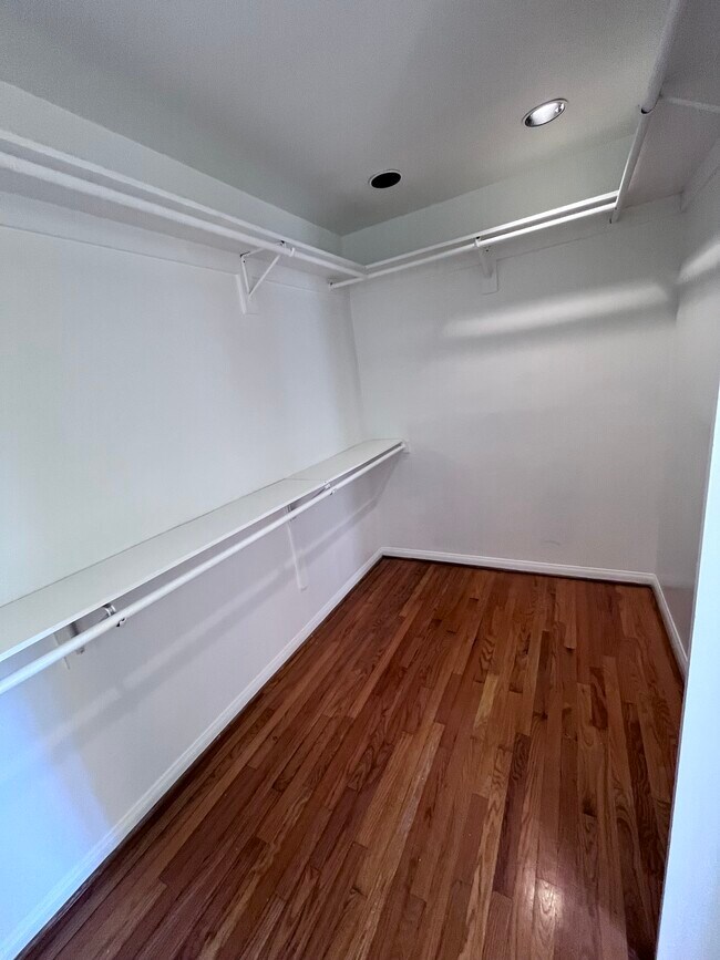 Building Photo - 11563 Hesby St