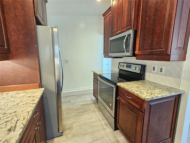 Building Photo - 341 Bayshore Dr