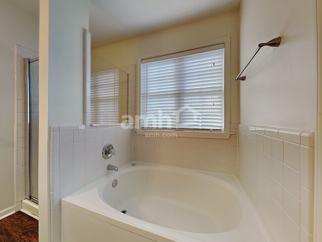 Building Photo - 3596 Bent Trace Dr