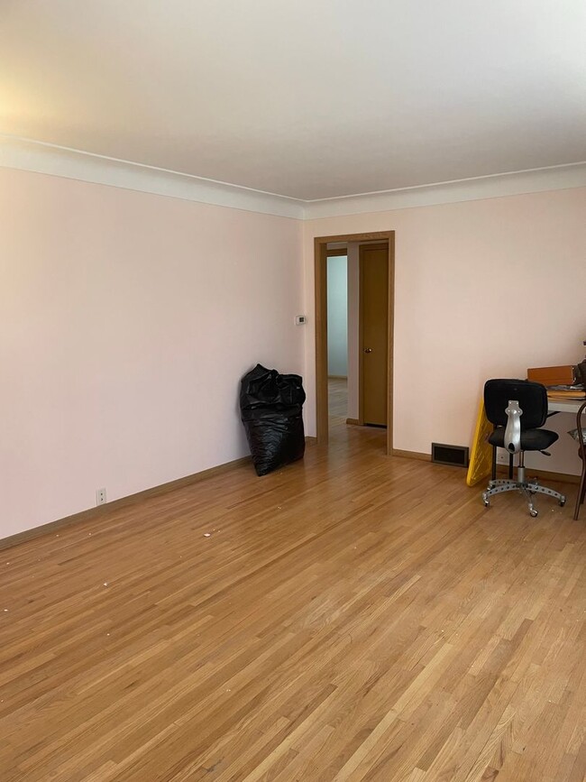 Building Photo - Highland Home for Rent