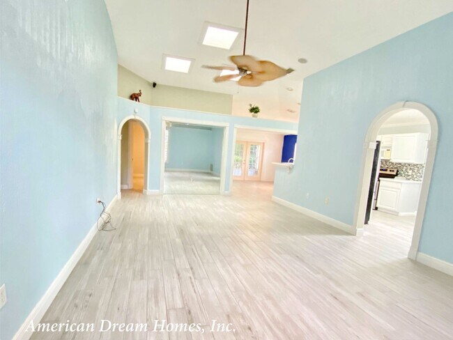 Building Photo - Wonderful Home in Andover Lakes!