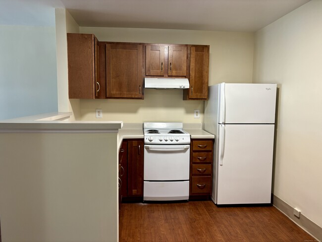 Building Photo - 18 Quintard Terrace