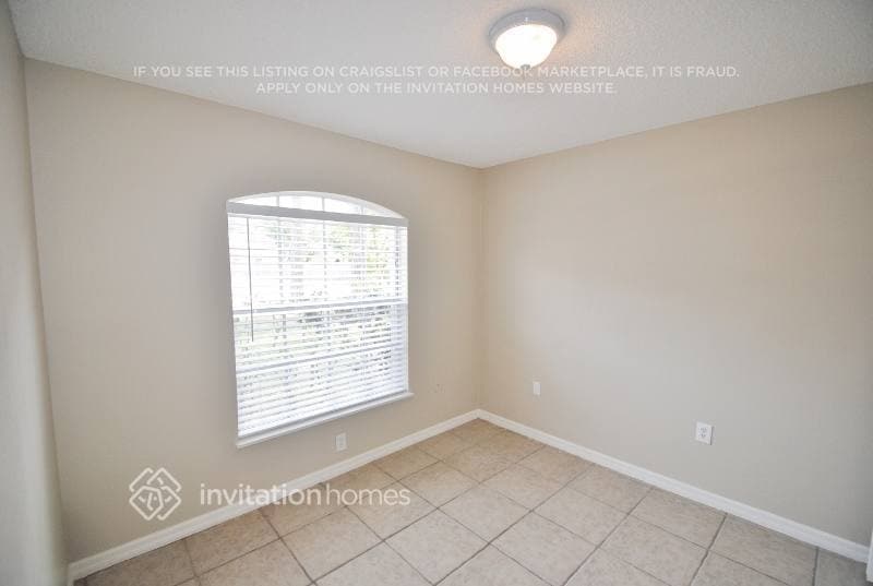 Building Photo - 6410 Golfview Ave