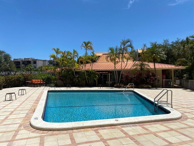 Building Photo - 13120 SW 92nd Ave