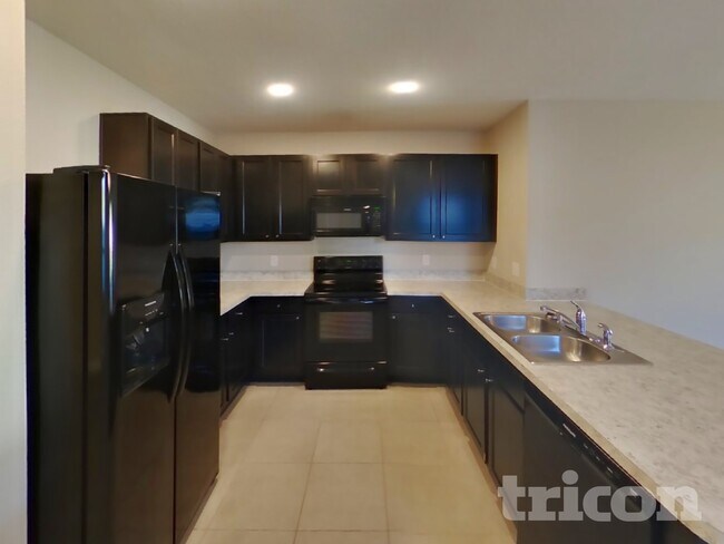 Building Photo - 6632 Seaway Dr