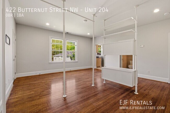 Building Photo - 422 Butternut St NW