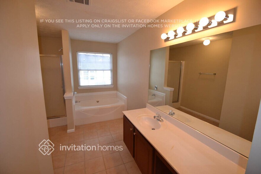 Building Photo - 347 Springhaven Way SE