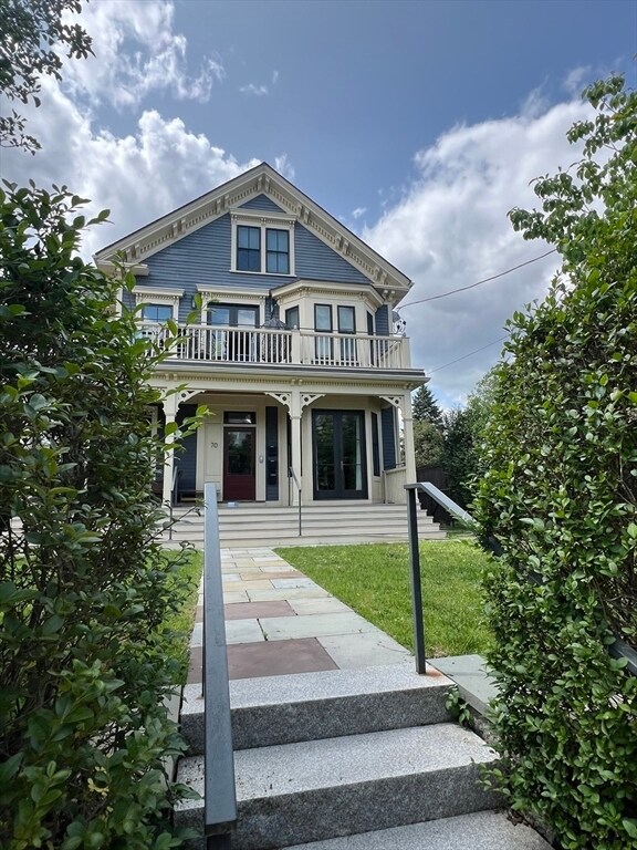 Primary Photo - 70 Craigie St