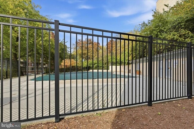 Building Photo - 1200 S Arlington Ridge Rd