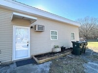 Building Photo - 124 Cottonwood Dr