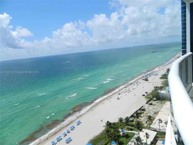 Building Photo - 17555 Collins Ave