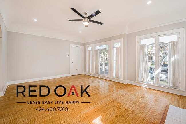 Building Photo - 149 S Sycamore Ave