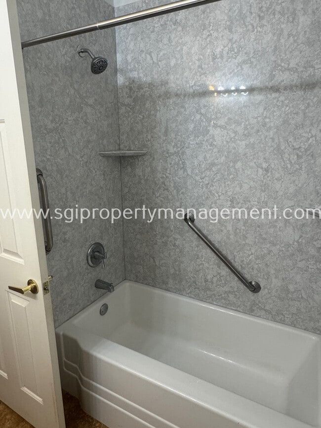 Building Photo - 39826 N Mill Creek Ct