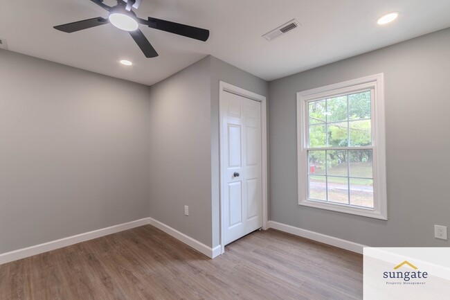 Building Photo - 11319 Harding Rd